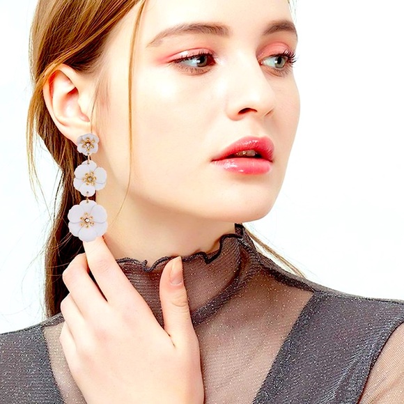 Anthro Blossom Earrings in White - Picture 2 of 7